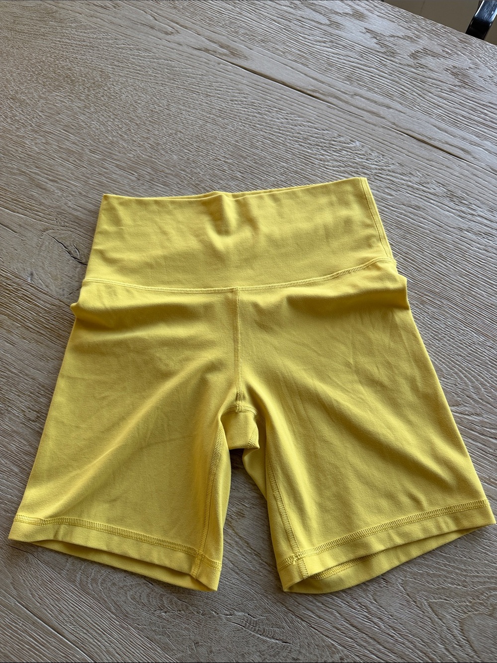 Aritzia tn action Yellow Women’s Bike Shorts 6”